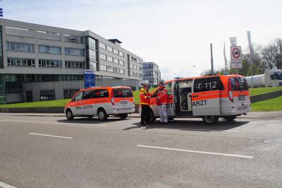 Stuttgart: Fass mit aetzender Fluessigkeit sorgt fuer Einsatz der Feuerwehr
